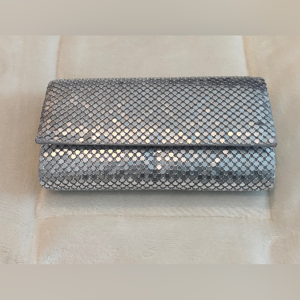 Jessica McClintock for Gunners Sax Metallic Silver Clutch